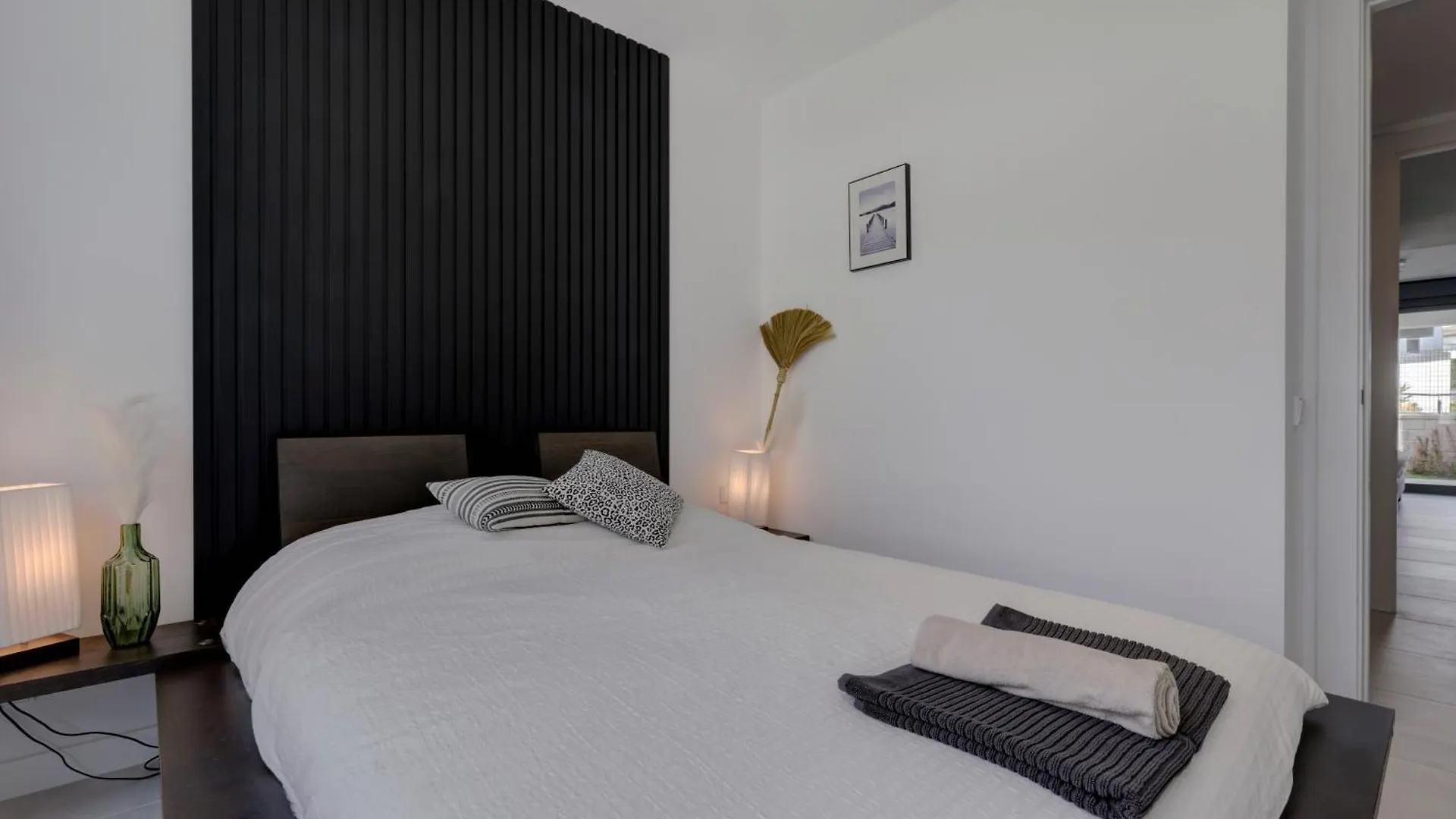 Estrella Apartment Vanian Gardens Estepona contacts